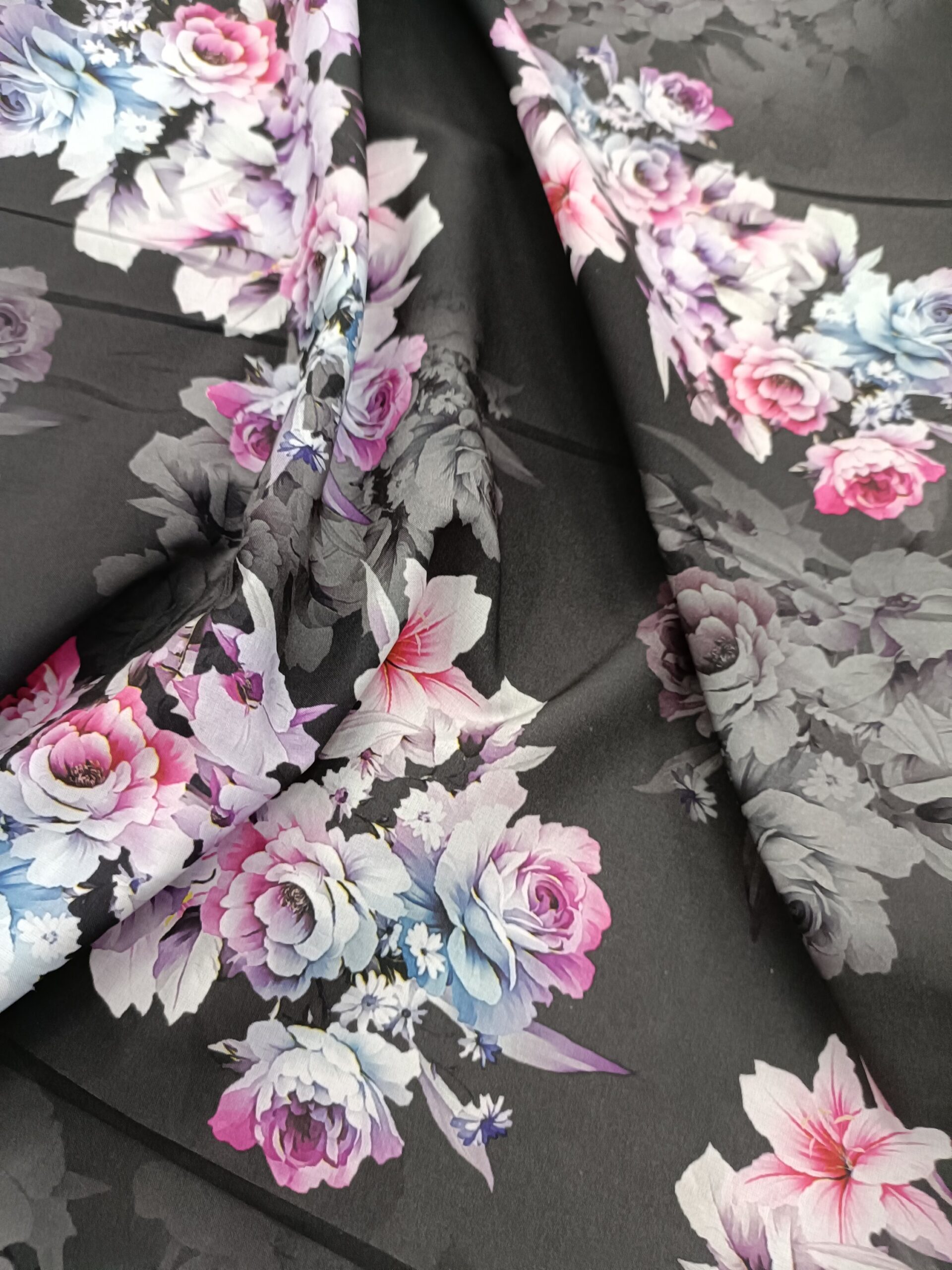 Printed Supersoft - Black Rose